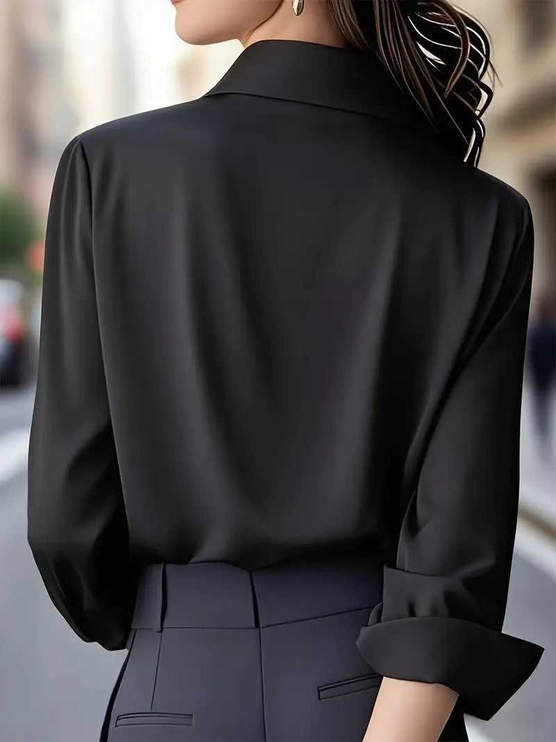 Isolda | Camisa de satén lisa con solapa