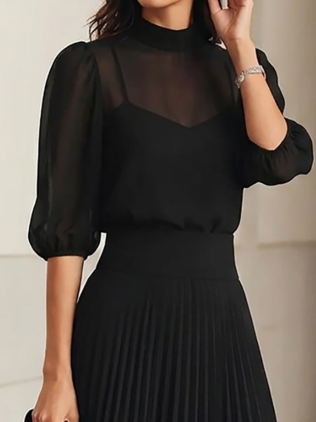 Beatrix | Conjunto de top de gasa y falda plisada