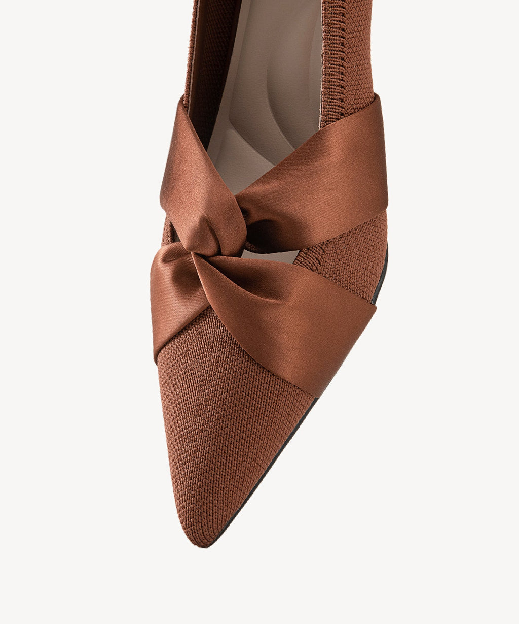 Enara | Zapato de tacón con punta fina – Marrón