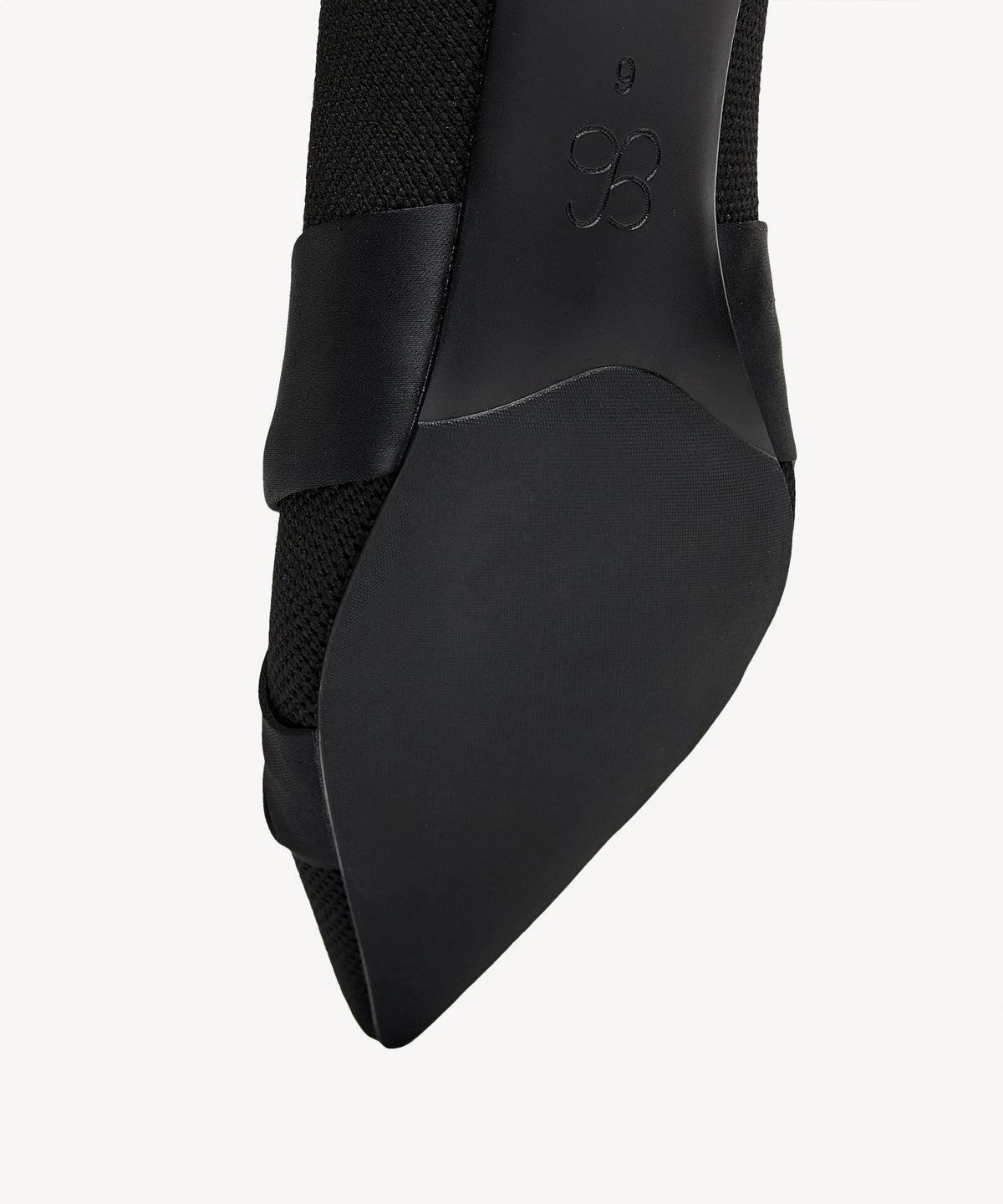 Enara | Zapato de tacón con punta fina – Marrón