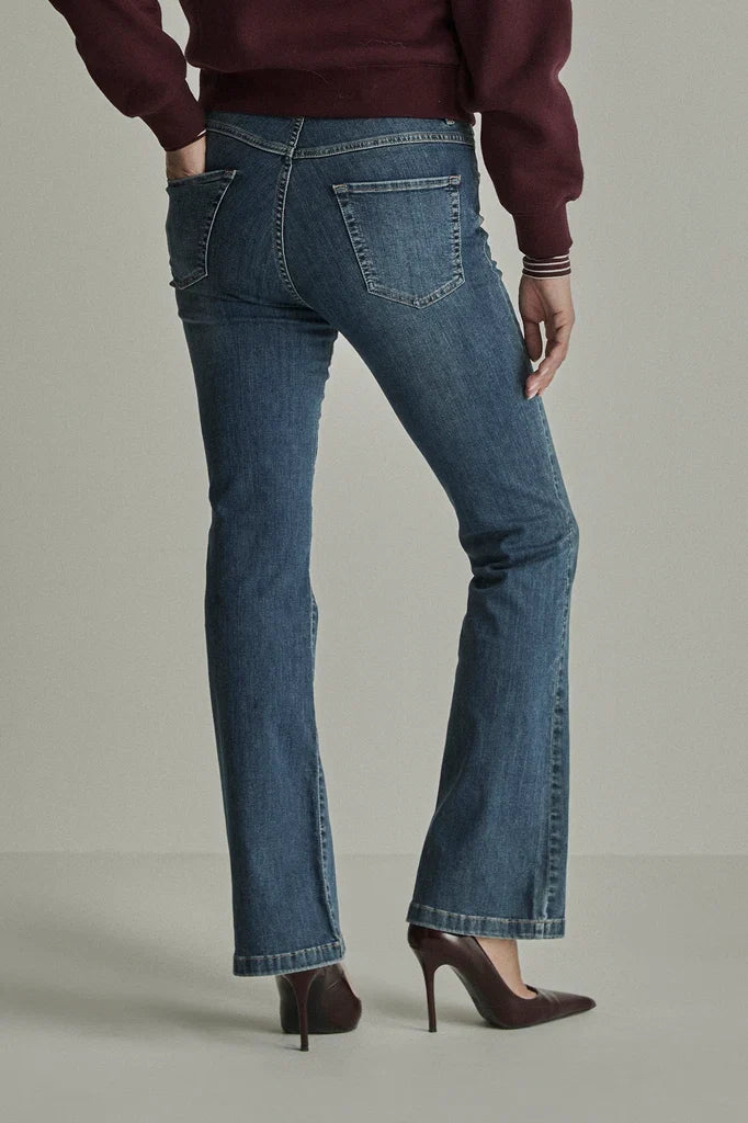 Caridad | Vaquero bootcut azul claro desgastado