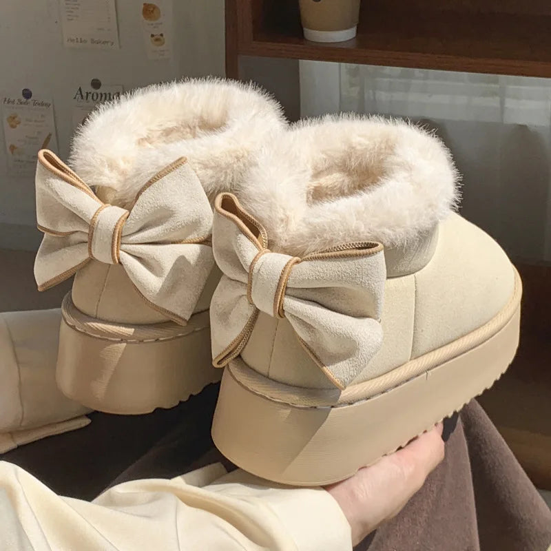 Milagros | Bota de felpa con lazos