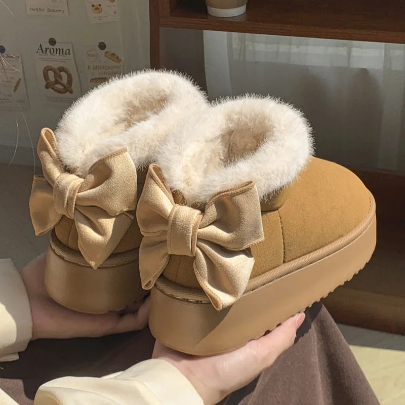 Milagros | Bota de felpa con lazos