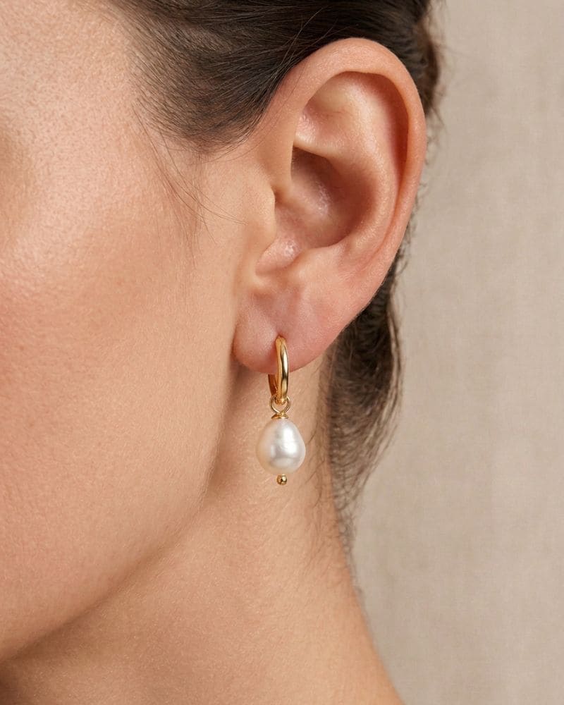 Kayla | Pendientes de aro con perla colgante