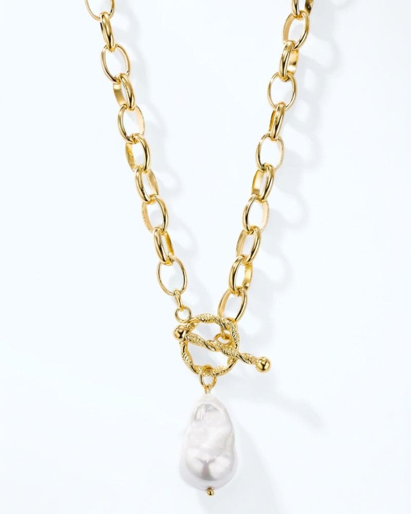 Loreto | Collar de cadena dorada con colgante de perla barroca