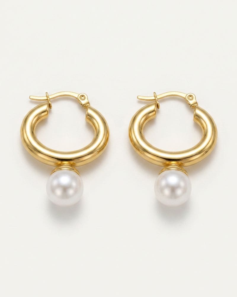 Meredith | Pendientes de aro dorados con perla colgante