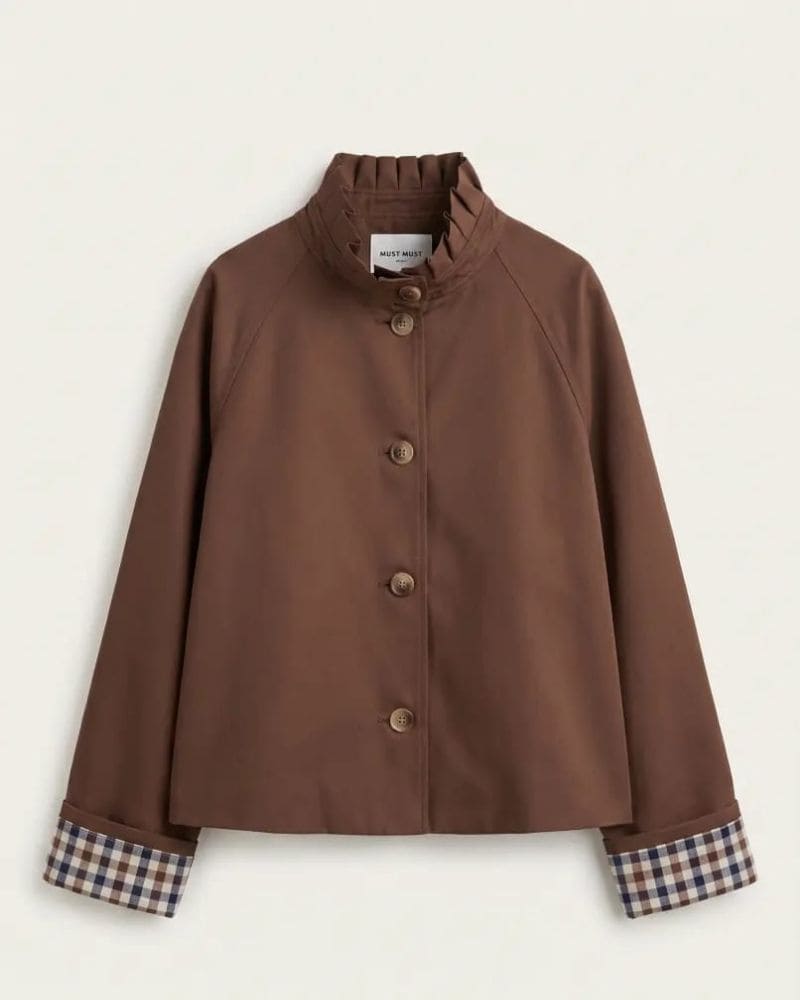 Maria | Chaqueta marrón tabaco con cuello de volante