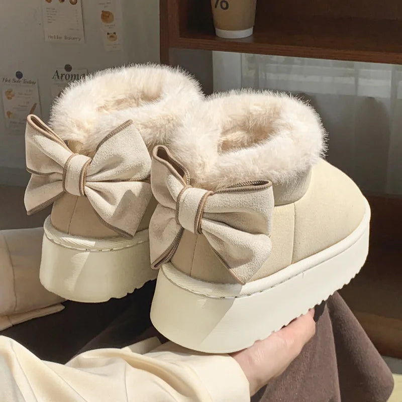 Milagros | Bota de felpa con lazos