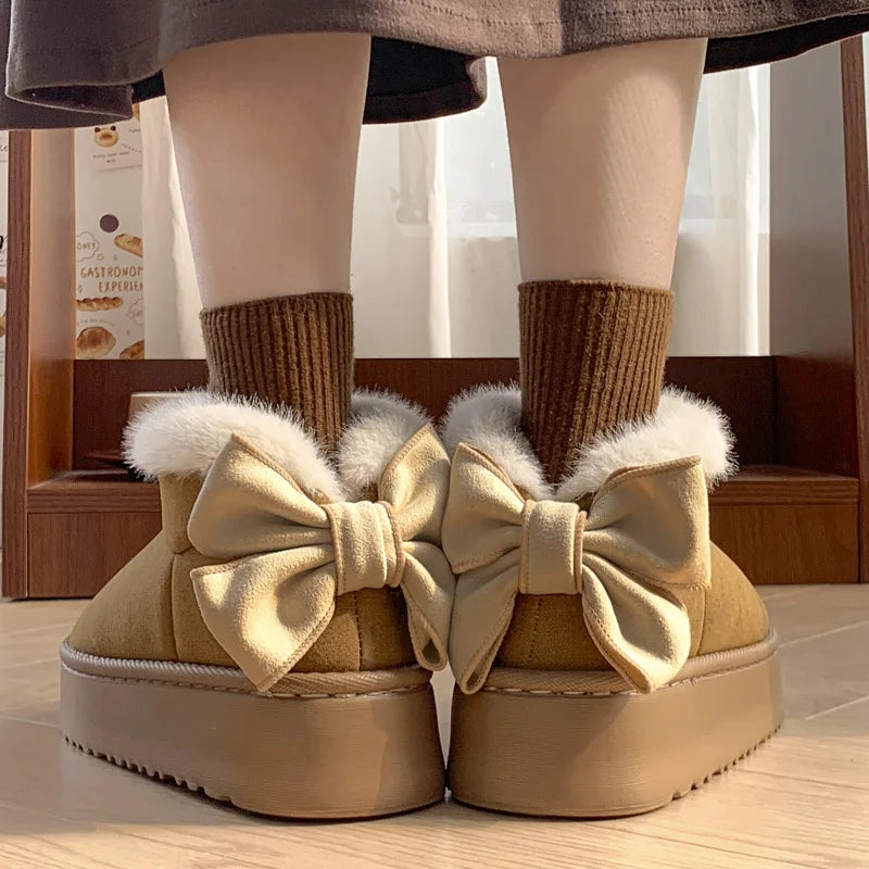 Milagros | Bota de felpa con lazos