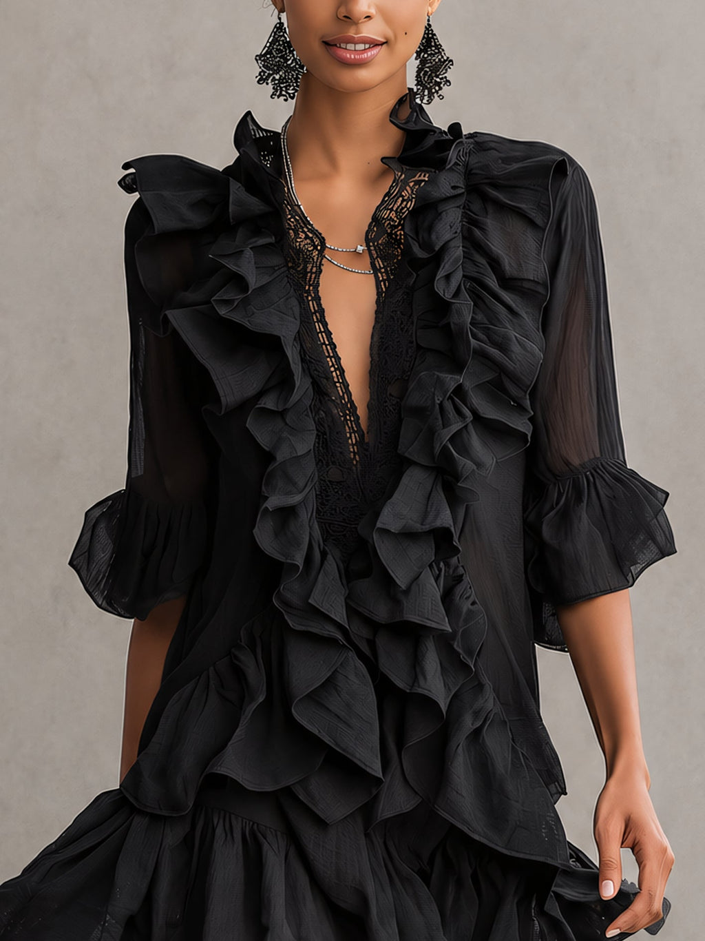 Itziar | Vestido corto negro de gasa con encaje