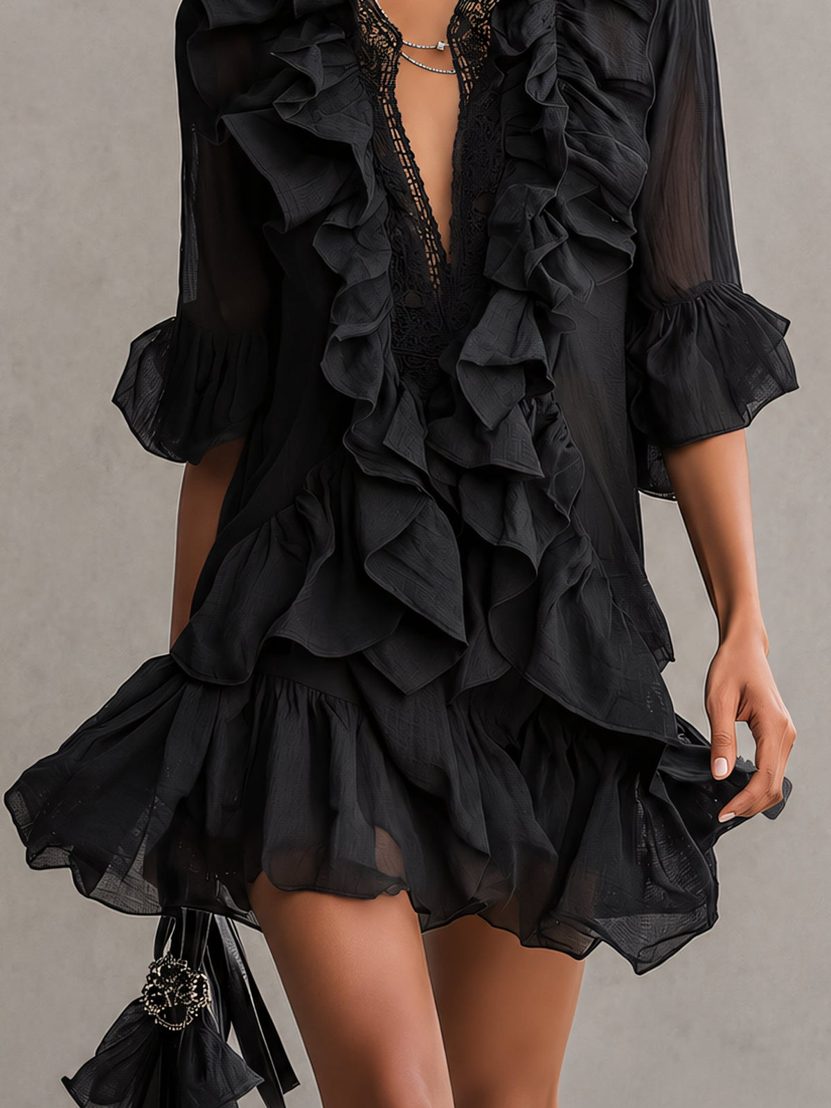 Itziar | Vestido corto negro de gasa con encaje