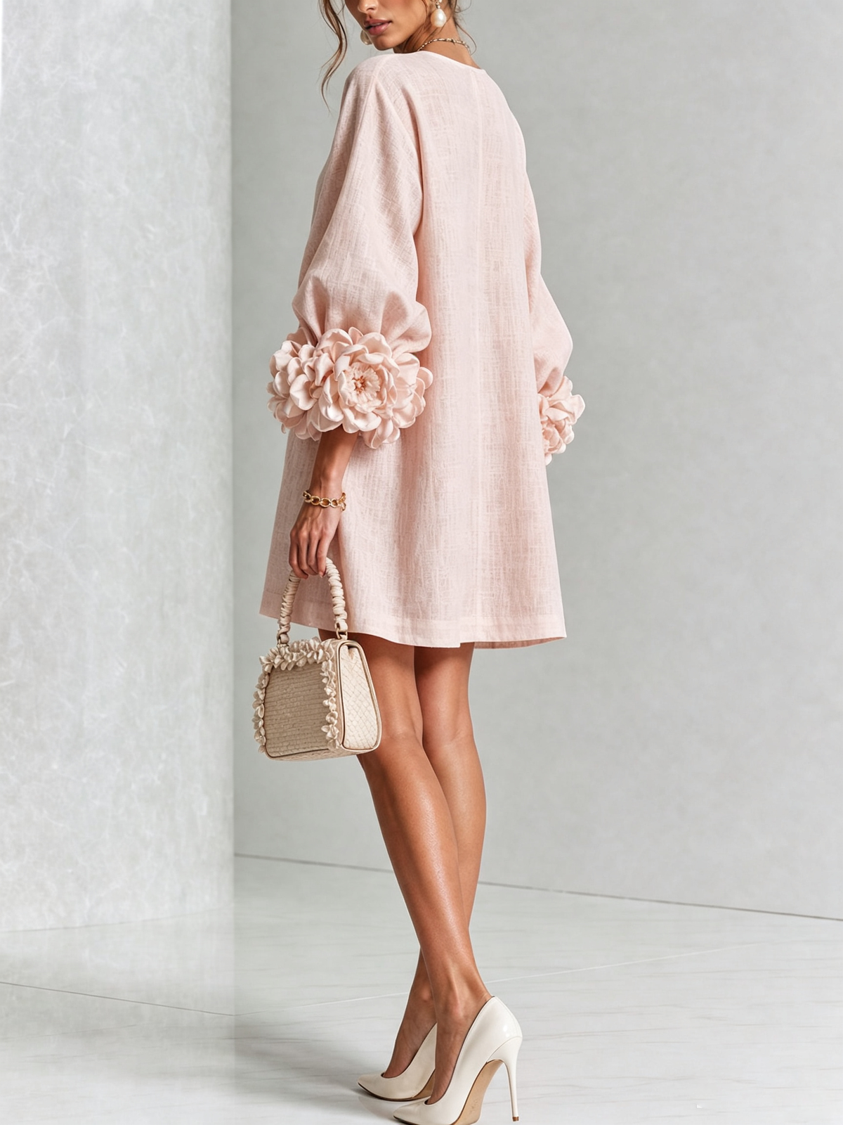 Patricia | Vestido corto rosa de flores con puños florales