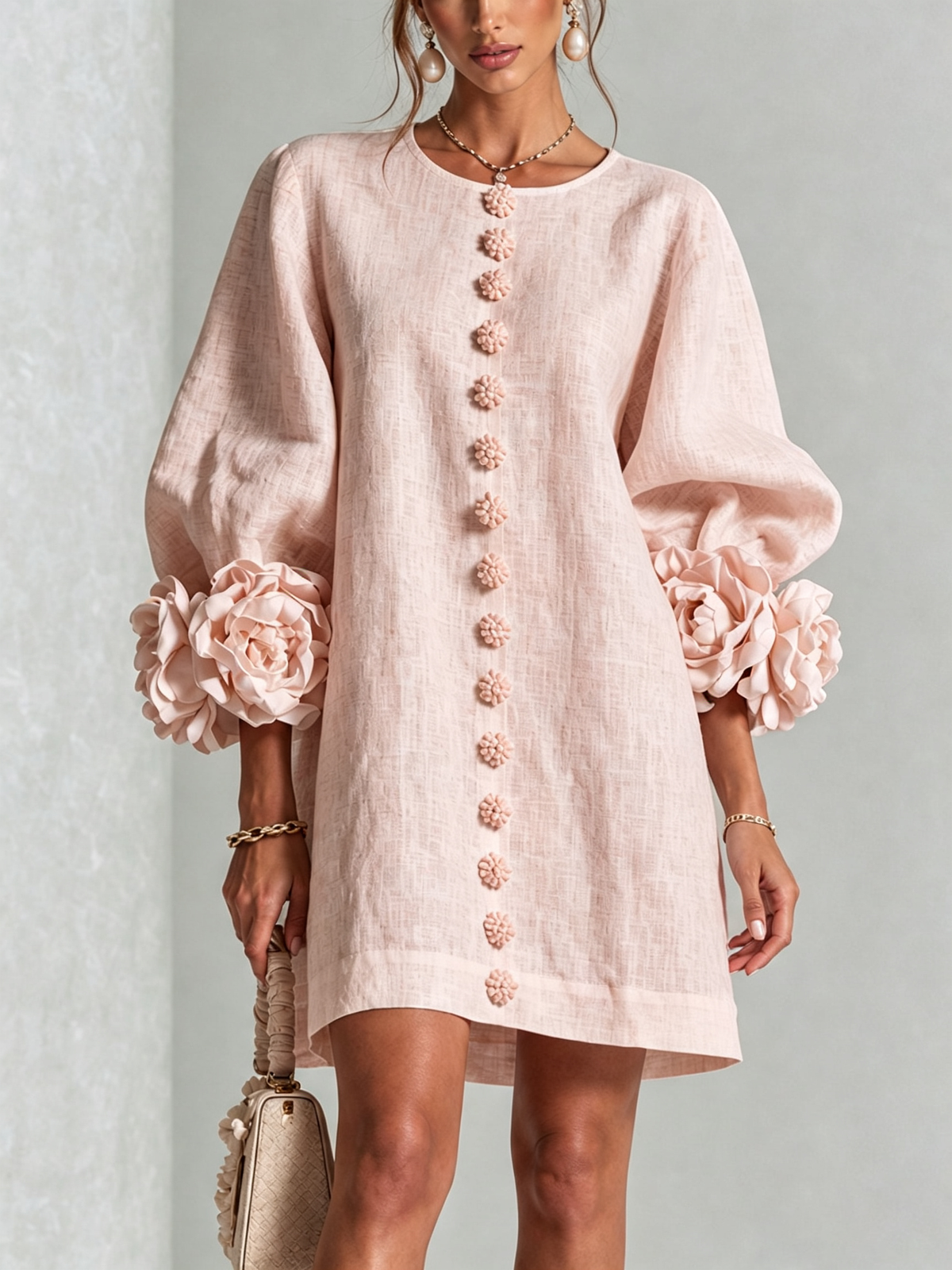 Patricia | Vestido corto rosa de flores con puños florales