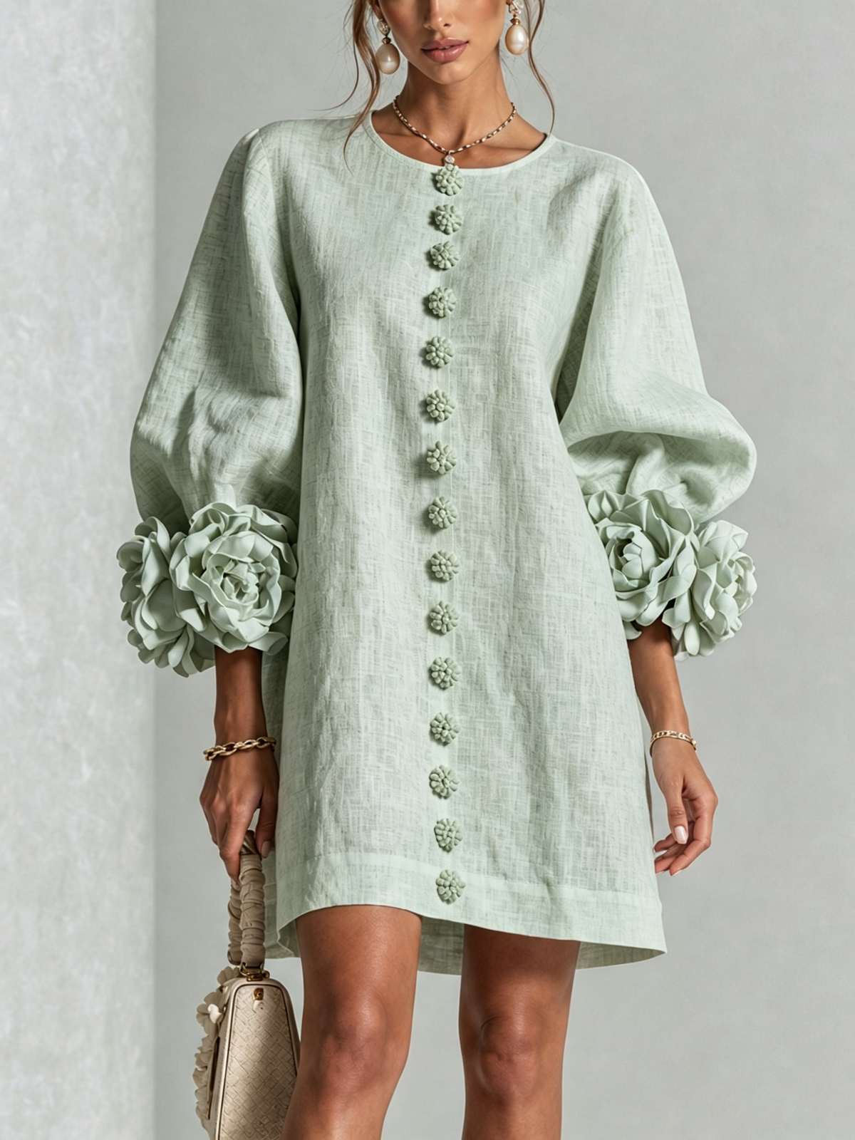 Lourdes | Vestido corto verde salvia de flores con puños florales