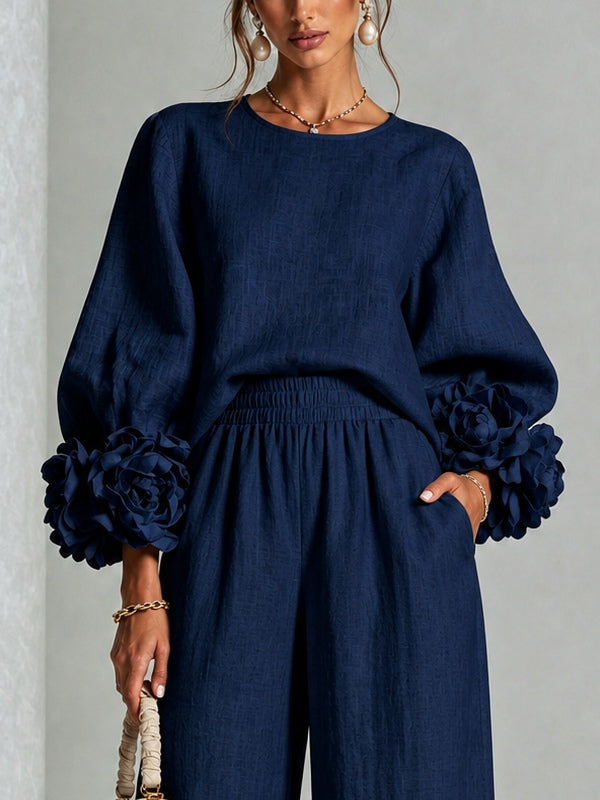 Celine | Conjunto azul marino con puños florales