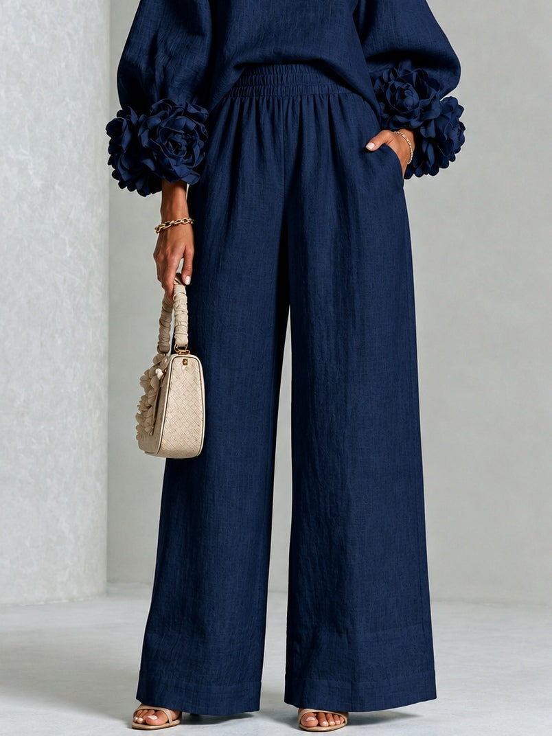 Celine | Conjunto azul marino con puños florales