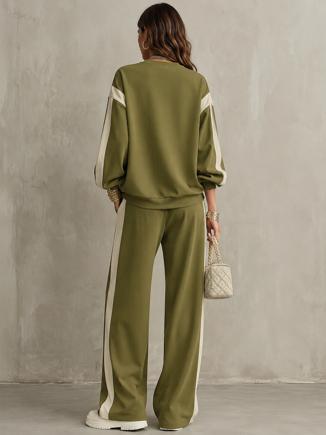 Adela | Conjunto verde oliva de sudadera y pantalón