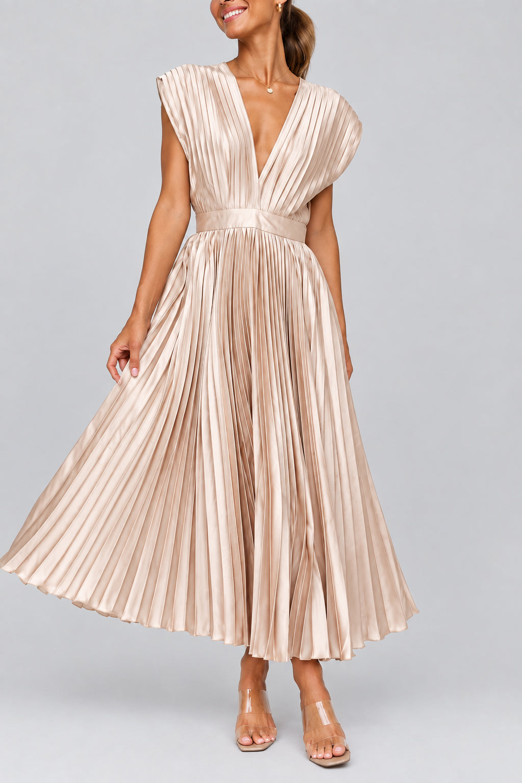 Carolina | Vestido de satén con escote en V