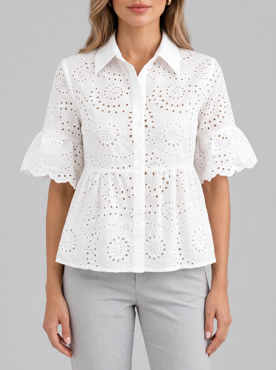 Camisa blanca de manga corta con bordado calado