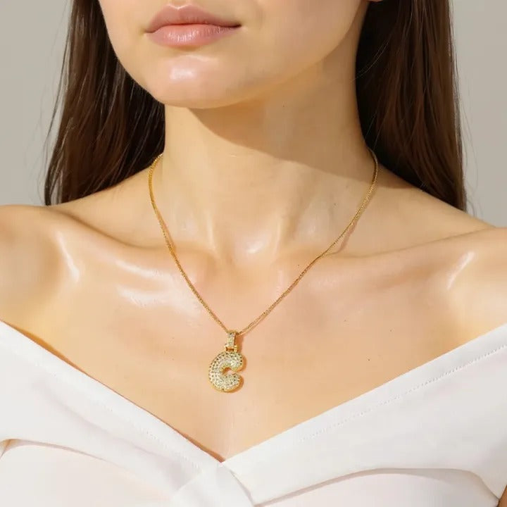 Corina | Collar dorado con inicial de strass